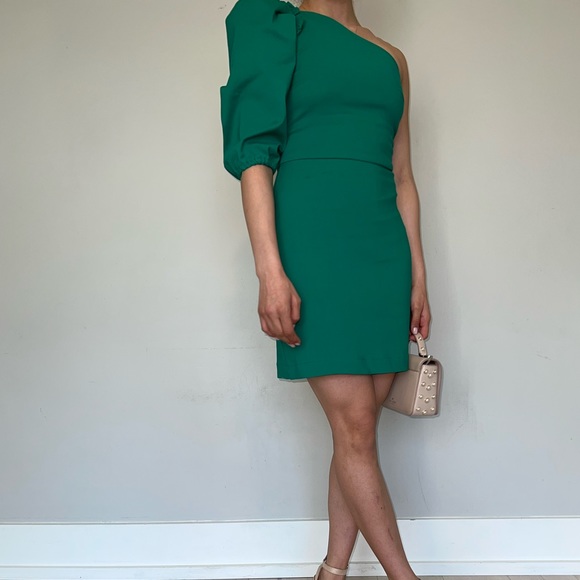 One side shoulder green dress from Zara - Picture 3 of 3